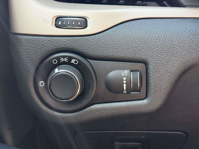 2016 Jeep Cherokee Altitude