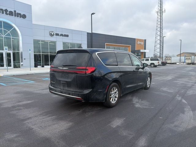 2025 Chrysler Pacifica Select