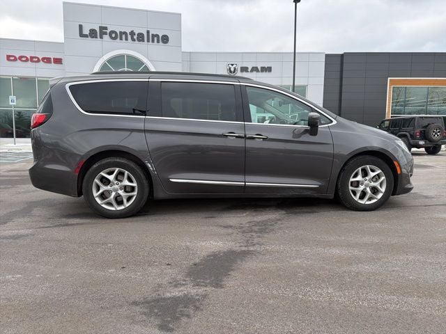 2017 Chrysler Pacifica Touring L