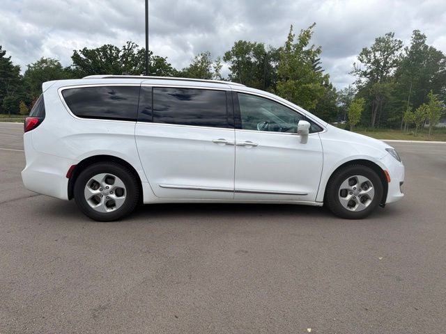 2017 Chrysler Pacifica Touring L Plus