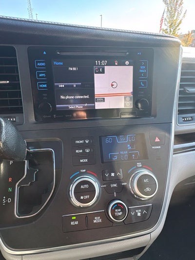 2017 Toyota Sienna XLE 7 Passenger