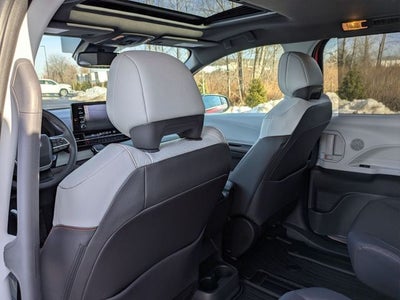 2024 Toyota Sienna XSE 7 Passenger