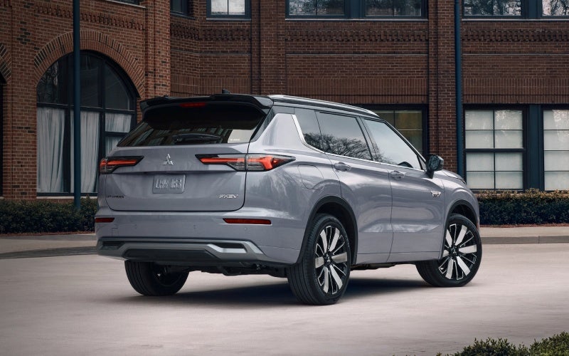 2026mitsubishioutlanderplug-inhybrid-exterior-02